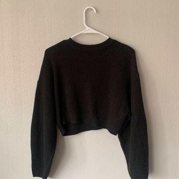 Cropped Sweater - Picture 3 of 5